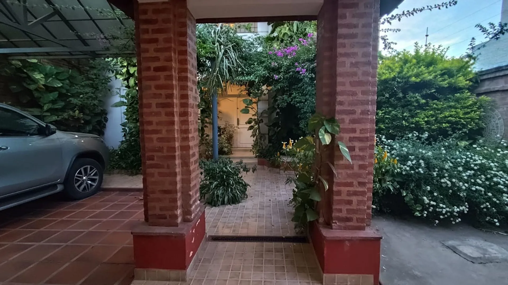 Casa en Venta en Barrio Exclusivo de Resistencia.- foto 4