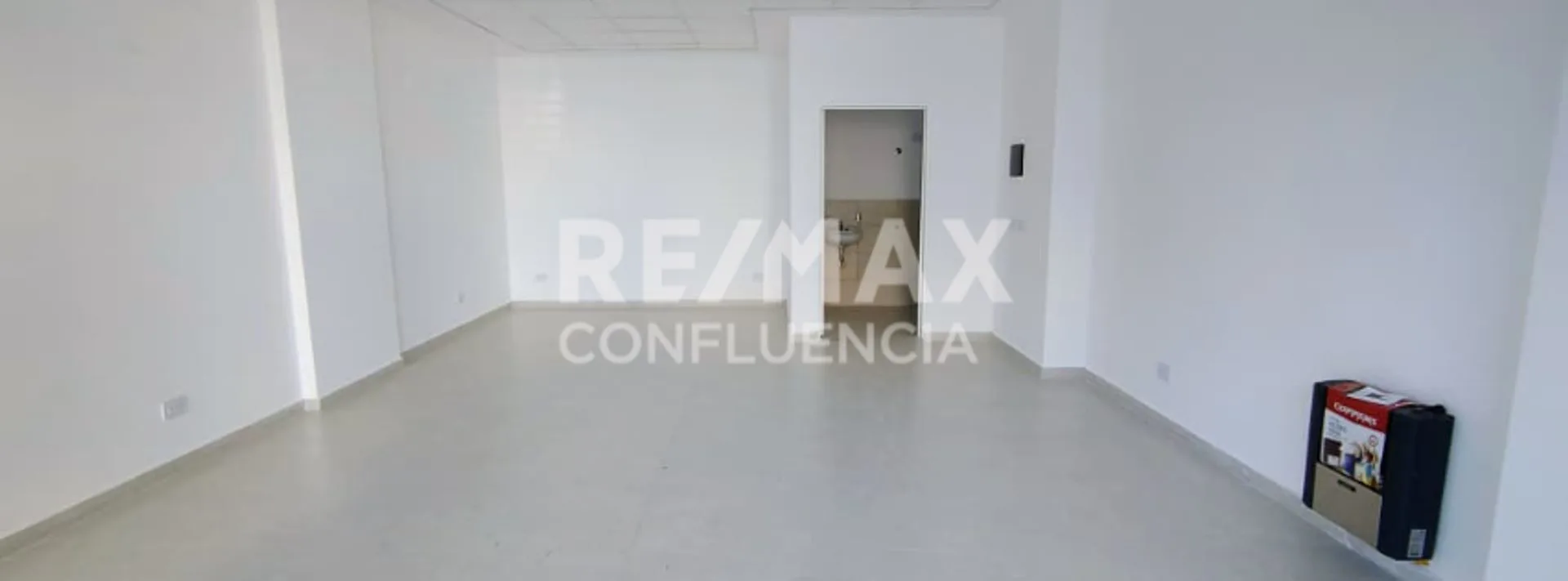 VENTA LOCAL COMERCIAL PROFESIONAL CIPOLLETTI foto 2