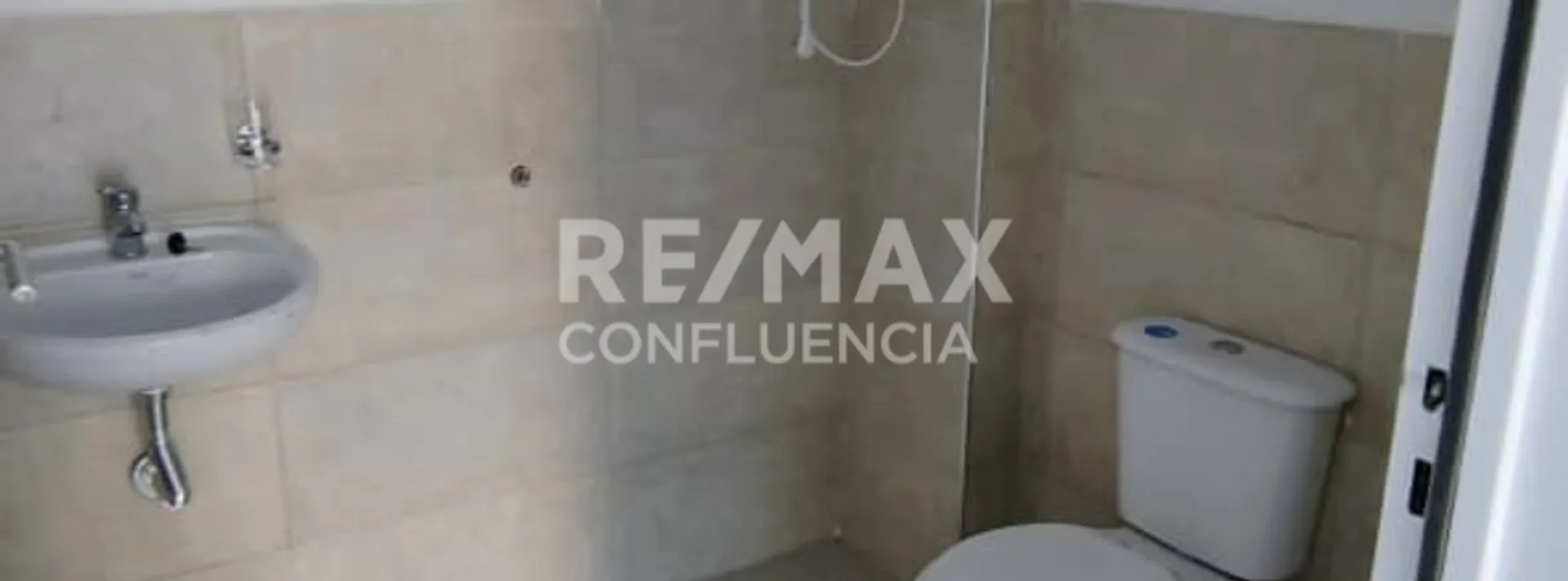 VENTA LOCAL COMERCIAL PROFESIONAL CIPOLLETTI foto 4