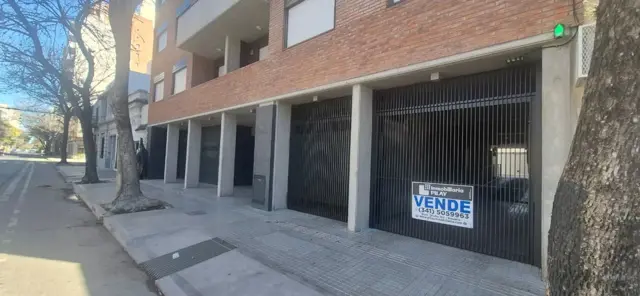 En Venta Cochera Edificio Bauen