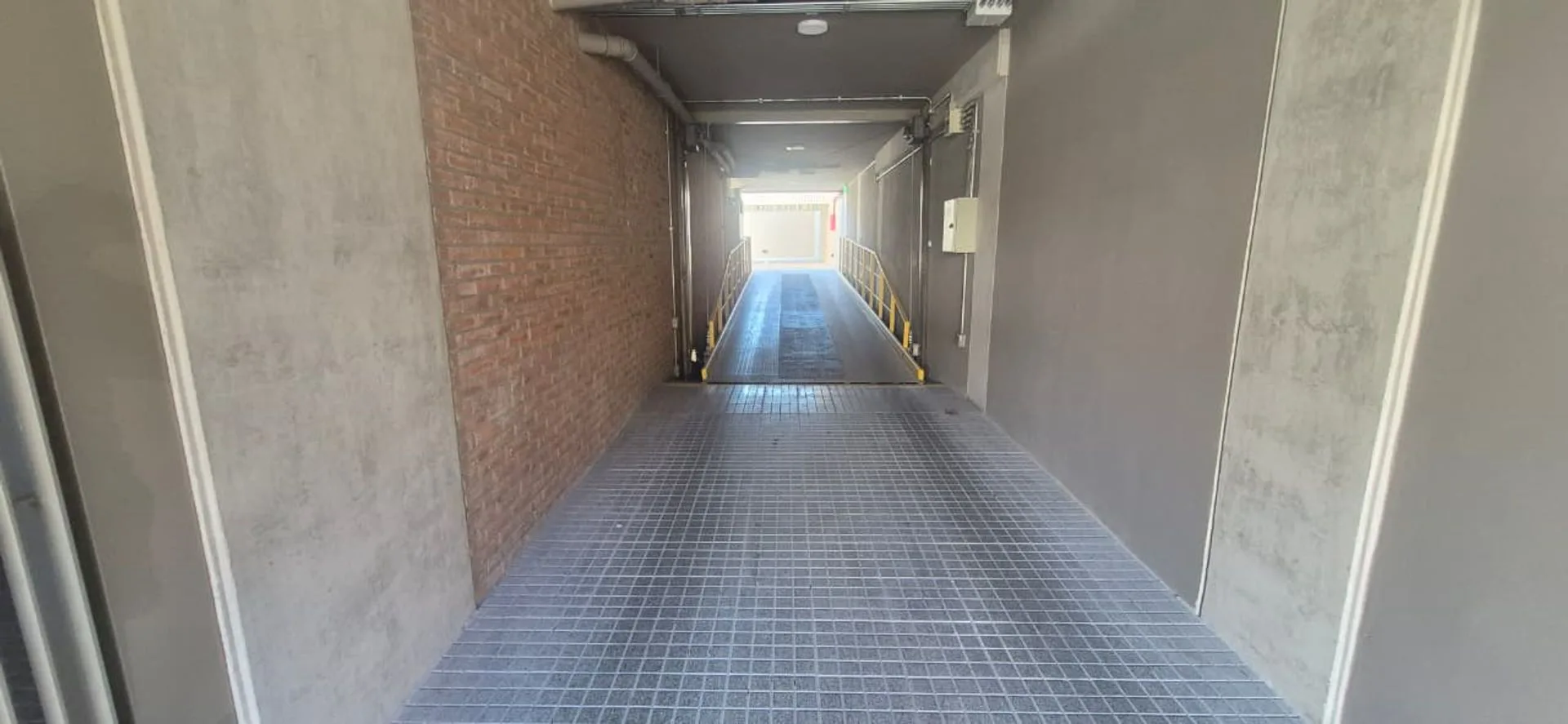 En Venta Cochera Edificio Bauen foto 4