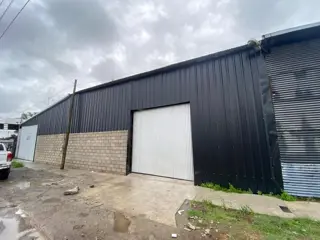 ALQUILER - GALPÓN / DEPÓSITO DE 150 M2 - MALVINAS ARGENTINAS foto 2