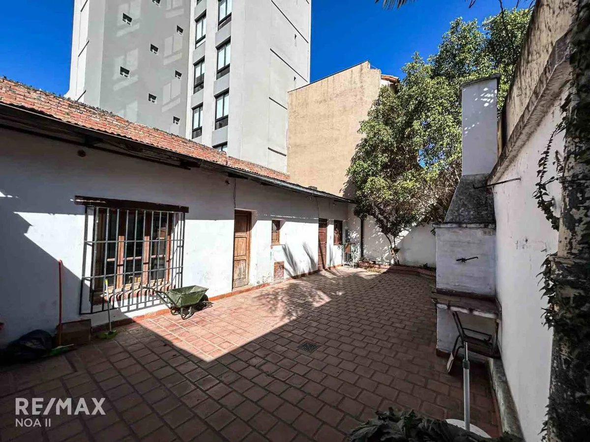 VENTA CASA 6 DORM B°CENTRO foto 3
