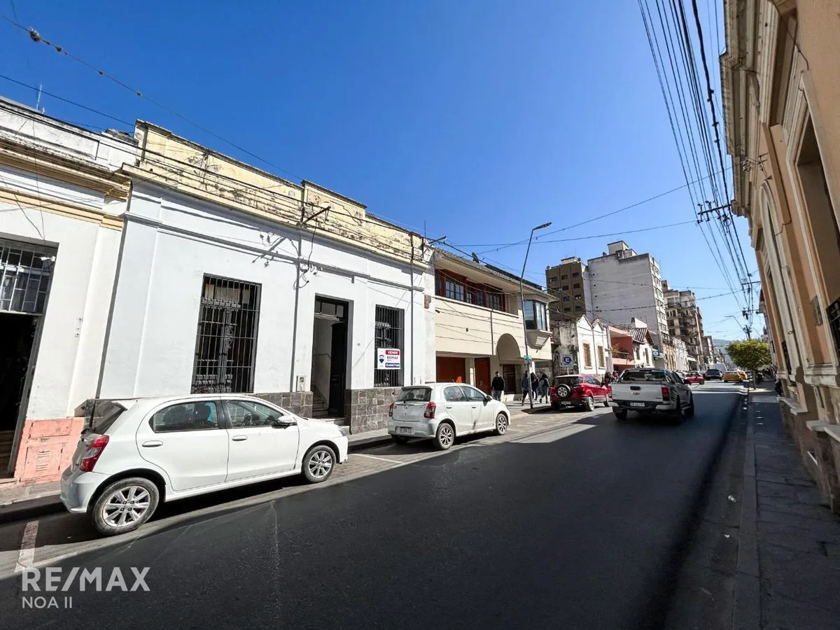 VENTA CASA 6 DORM B°CENTRO foto 4