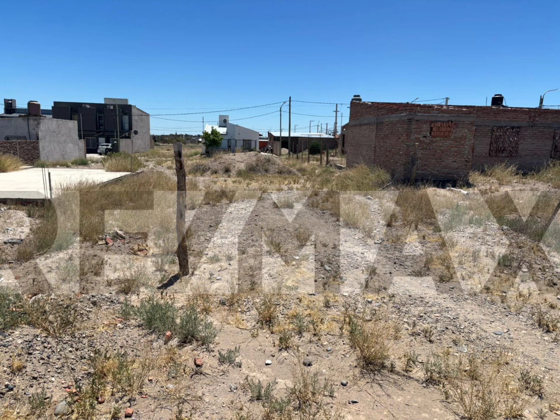 LOTE EN BARRIO 32 VIVIENDAS foto 2