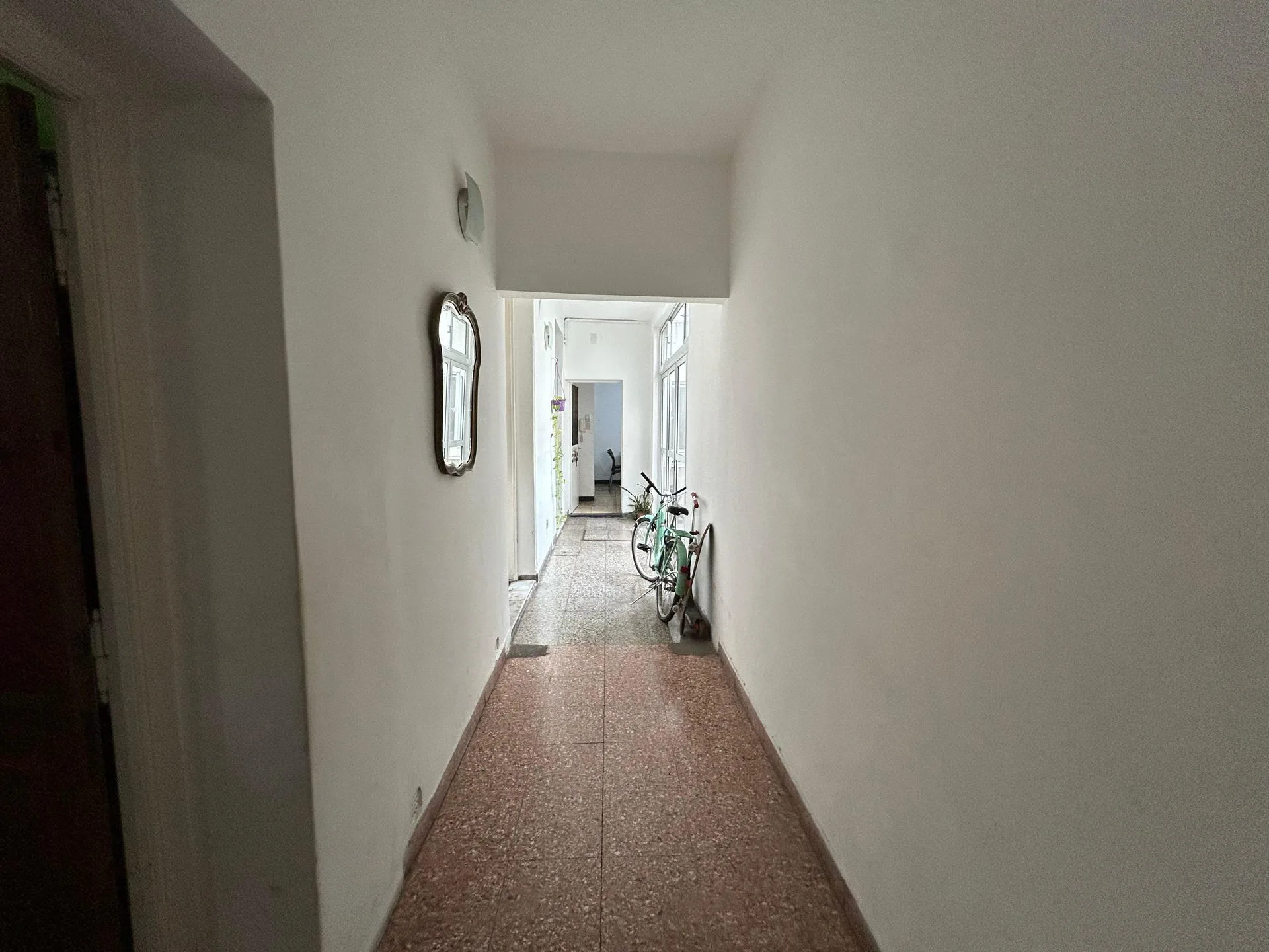VENTA CASA EN PB  DOS DORMITORIOS EN LUIS AGOTE foto 3