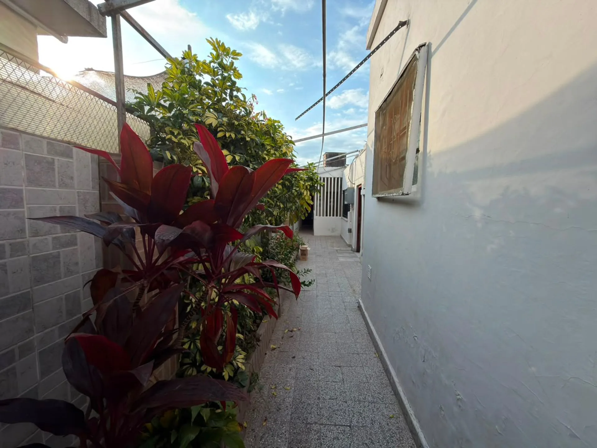 SE VENDE AMPLIA CASA EN PLENO CENTRO DE CORONDA! foto 5