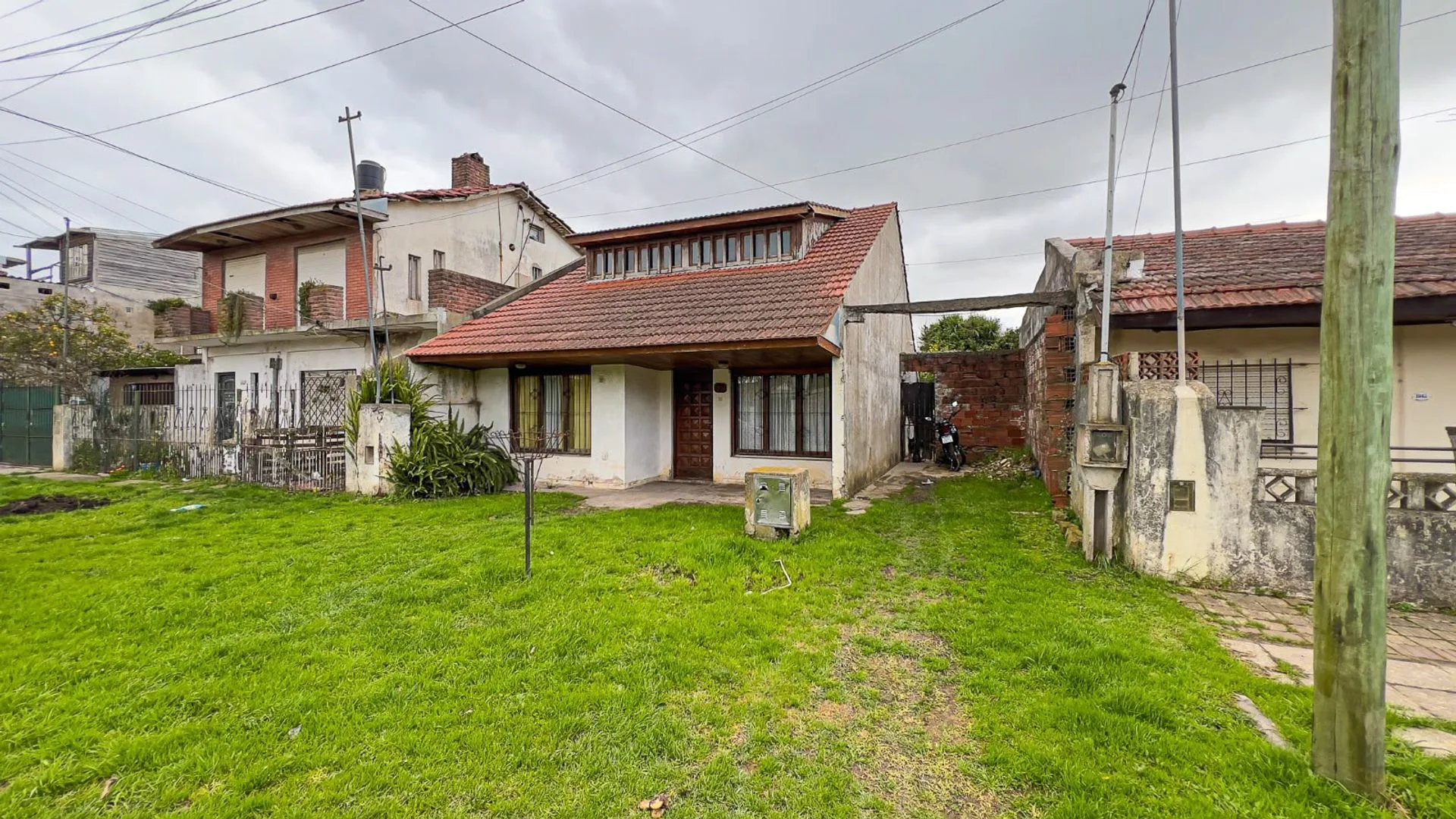 VENTA 2 CASAS EN BLOCK DE 3 AMBIENTES OPORTUNIDAD foto 4