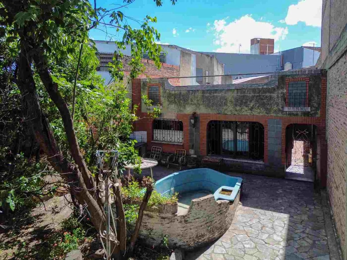 VENTA CASA 5 AMBIENTES CIUDADELA PARQUE Y PILETA foto 4