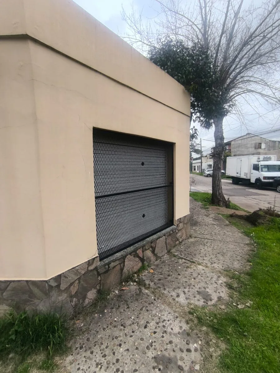 CASA EN ESQUINA · 3 AMBIENTES · BOULOGNE, SAN ISIDRO foto 3