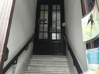 Grandes oficinas en pleno Adrogué foto 1