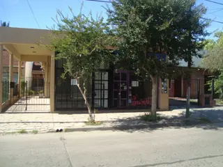 BURZACO: ALQUILER LOCAL CENTRICO SOBRE CALLE E.DE BURZACO,A MTS PLAZA PPAL Y 1 CDRA AV.H.IRIGOYEN. ZONA ESTRATEGICA COMERCIAL foto 3