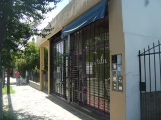BURZACO: ALQUILER LOCAL CENTRICO SOBRE CALLE E.DE BURZACO,A MTS PLAZA PPAL Y 1 CDRA AV.H.IRIGOYEN. ZONA ESTRATEGICA COMERCIAL foto 5