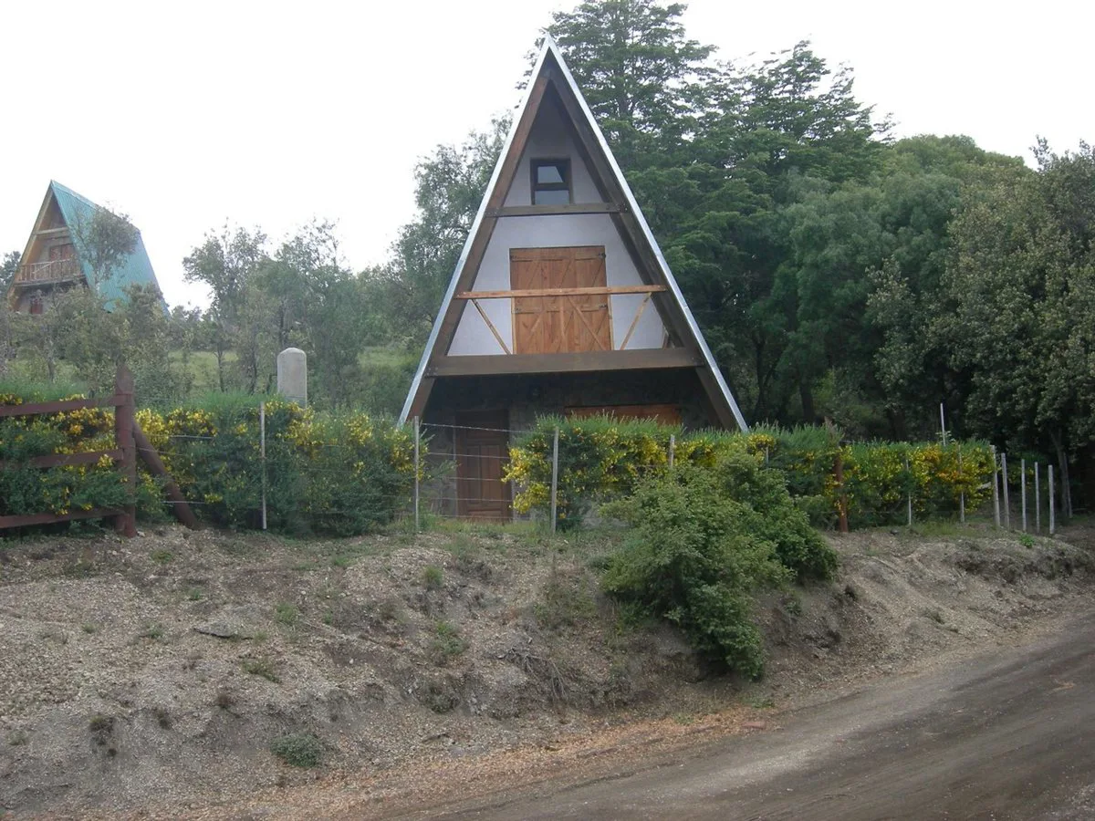 EQUIPO RE/REMAX VENDE CABAÑA ALPINA VILLA PEHUENIA foto 3