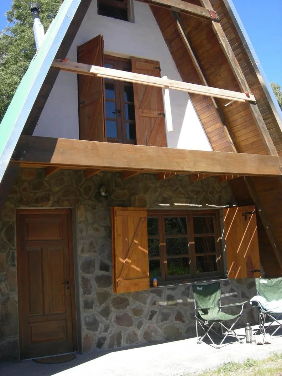 EQUIPO RE/REMAX VENDE CABAÑA ALPINA VILLA PEHUENIA foto 5