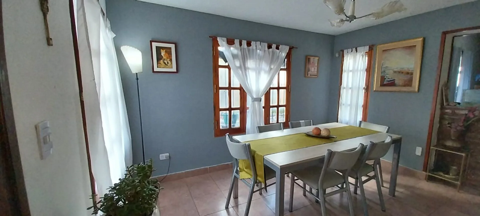 Venta Casa + Depto 2 amb con amplio parque-garage foto 2