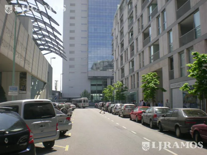 Local en venta en Puerto Madero - COSSETTINI OLGA  N°142 foto 2