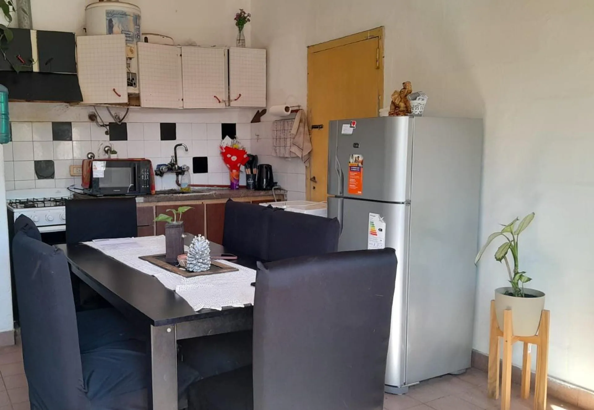 SE VENDE CASA 2 DORMIT EN LOCALIDAD DE TICINO foto 2