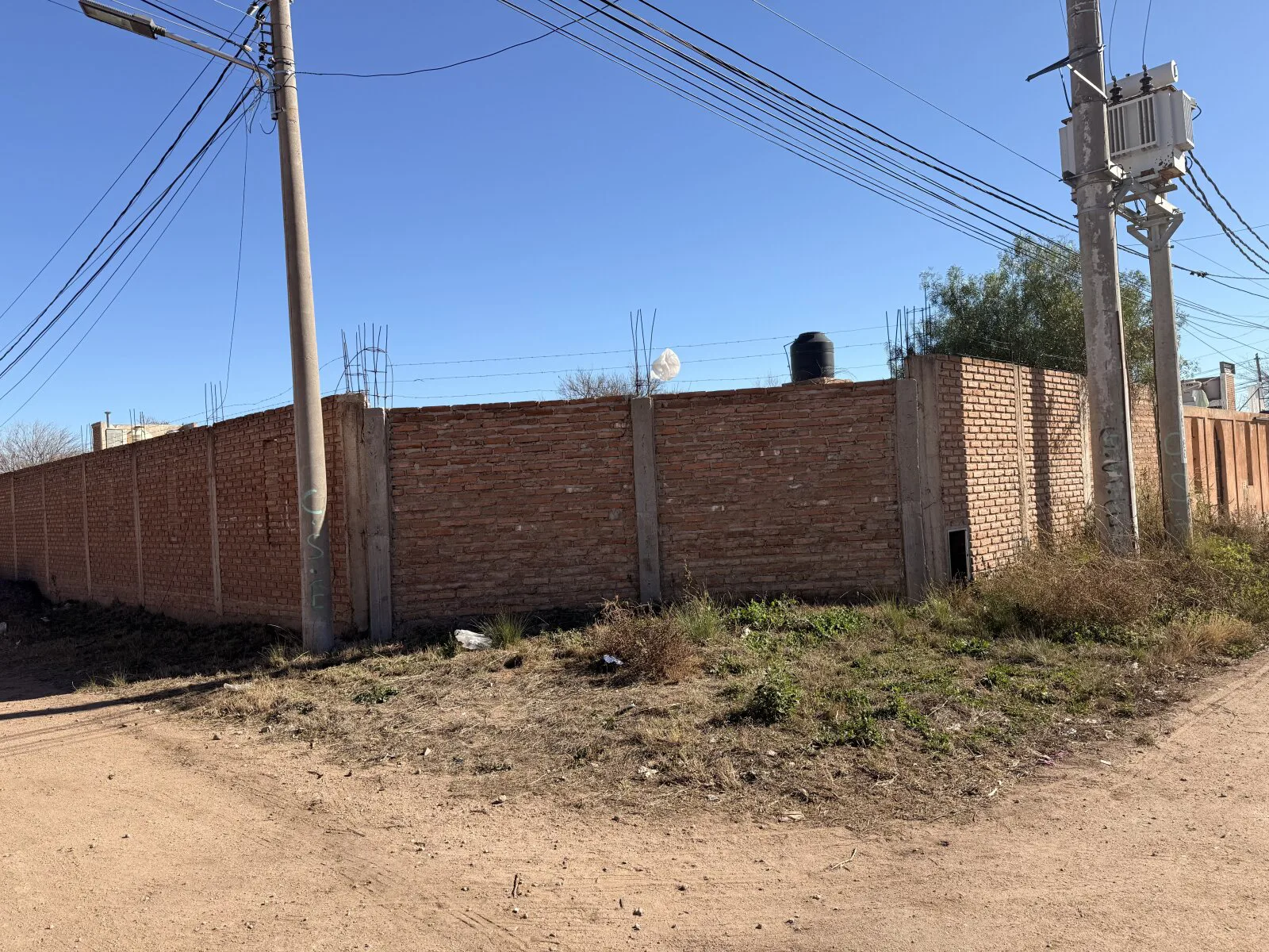 VENTA TERRENO BARRIO JARDIN foto 4