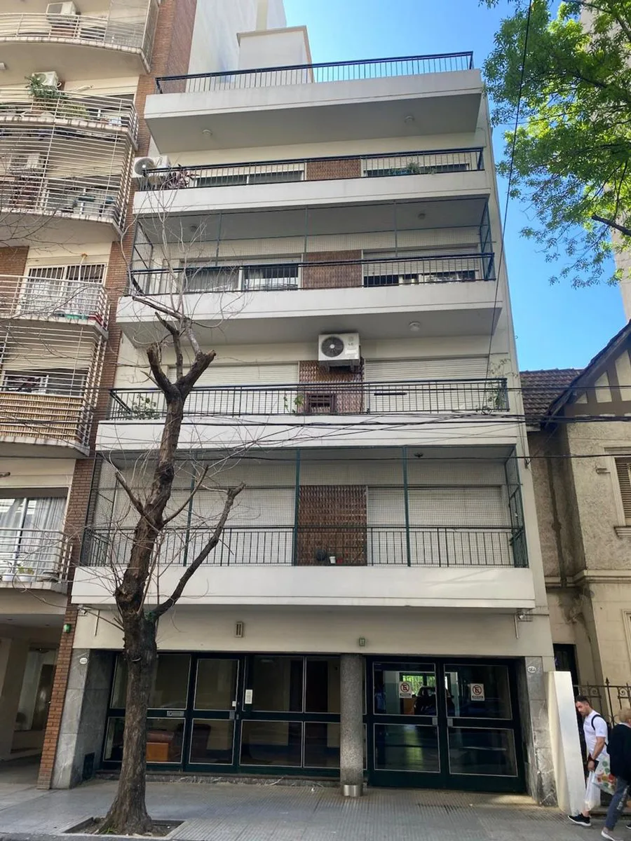 VENTA DEPTO 4 AMB C/DEP y ESP. GUARDACOCHE FLORES foto 2