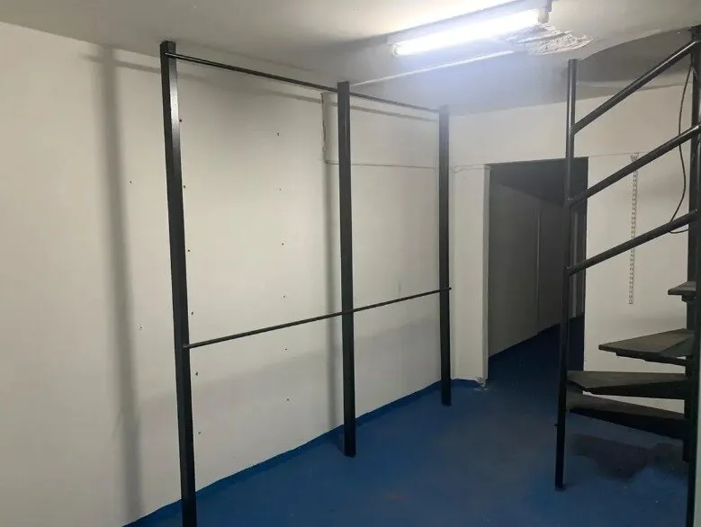 Local comercial en galería - PB y Sótano - 44m² totales - Retiro foto 5