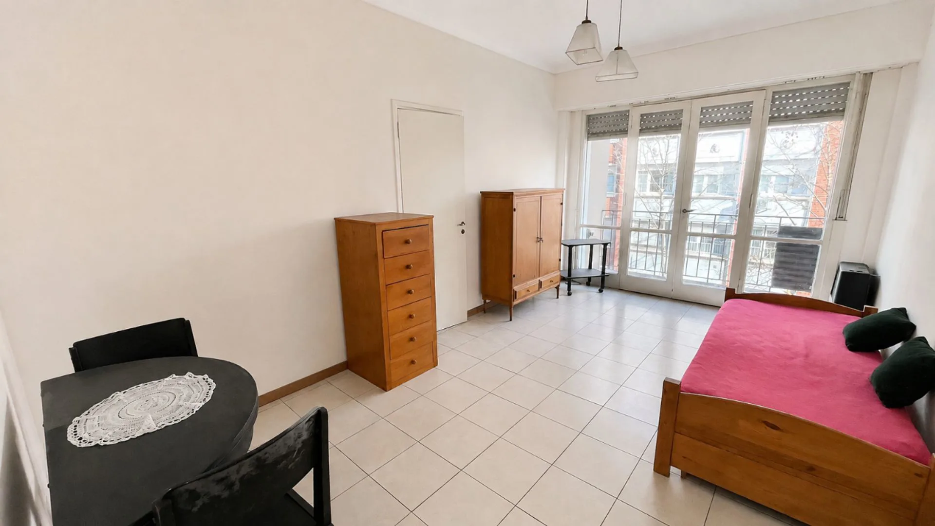 DPTO 2 AMB EN VENTA EN CENTRO AL FRENTE CON BALCON foto 2