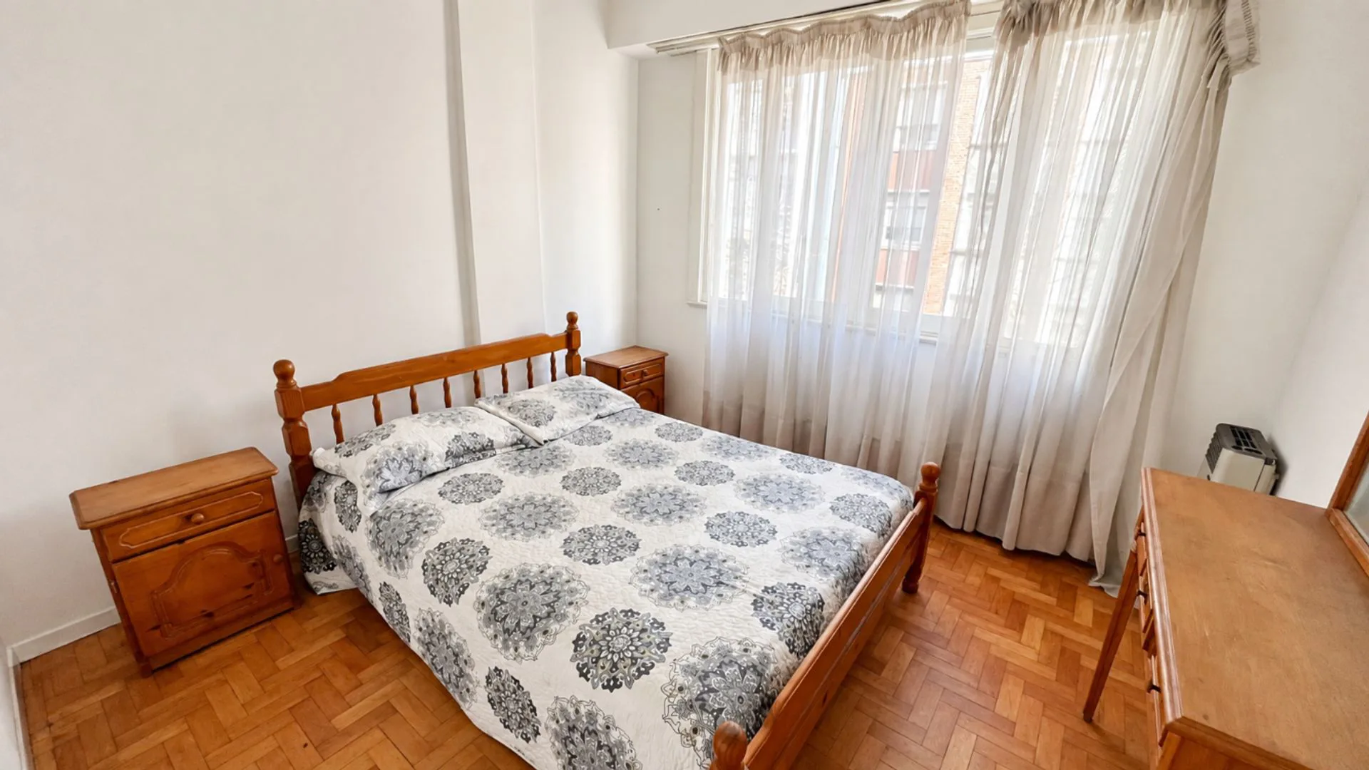 DPTO 2 AMB EN VENTA EN CENTRO AL FRENTE CON BALCON foto 4