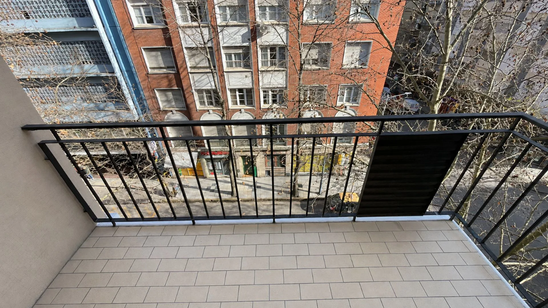 DPTO 2 AMB EN VENTA EN CENTRO AL FRENTE CON BALCON foto 5