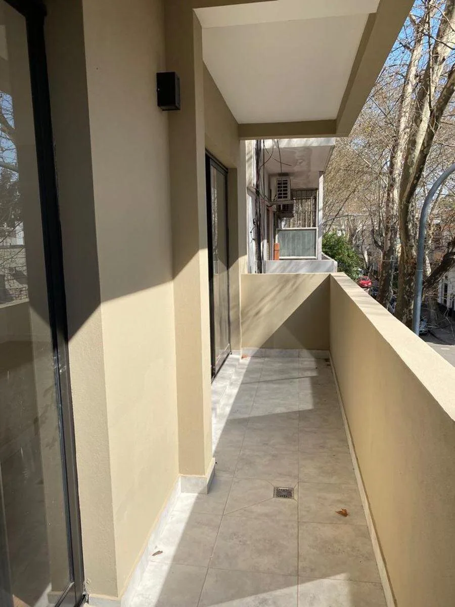 Departamento Monoambiente Al Frente con Balcon en Plaza Irlanda foto 4