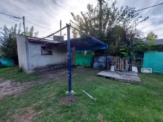 LOTE ESQ 200M2 CON VIVIENDA A RECICLAR foto 1