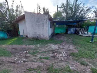 LOTE ESQ 200M2 CON VIVIENDA A RECICLAR foto 2