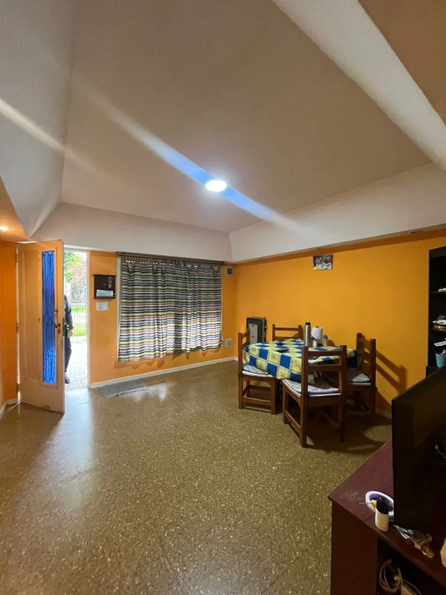 CASA EN VENTA APTA CREDITO CRICE FLORENCIO VARELA foto 3