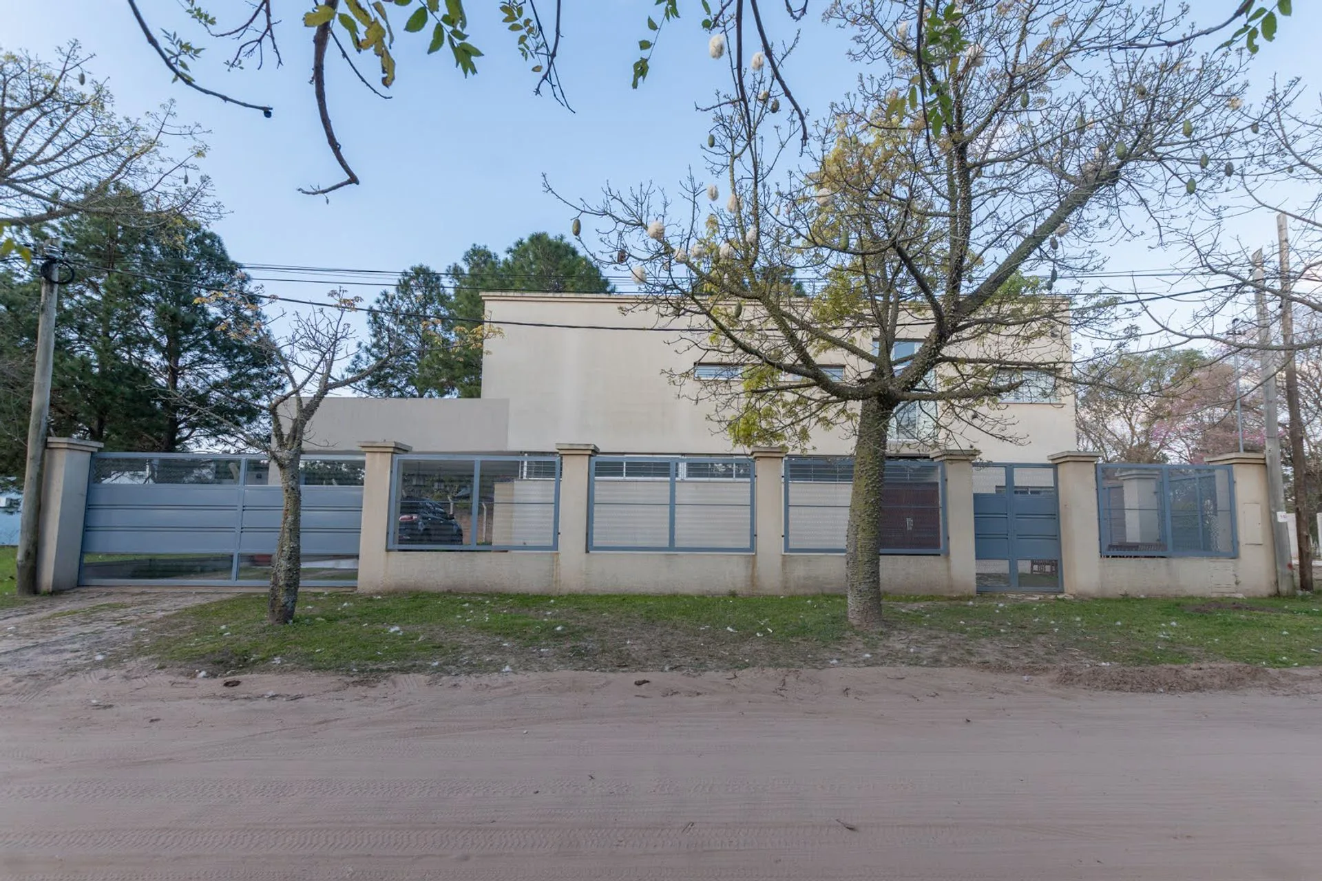 CASA ESTILO COUNTRY EN BOSQUES DE LA SALLE foto 2
