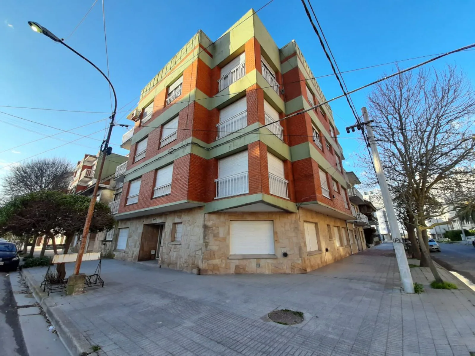 Street-Facing Studio with French Balcony in Miramar, Riviera II Building – photo 20 of 21