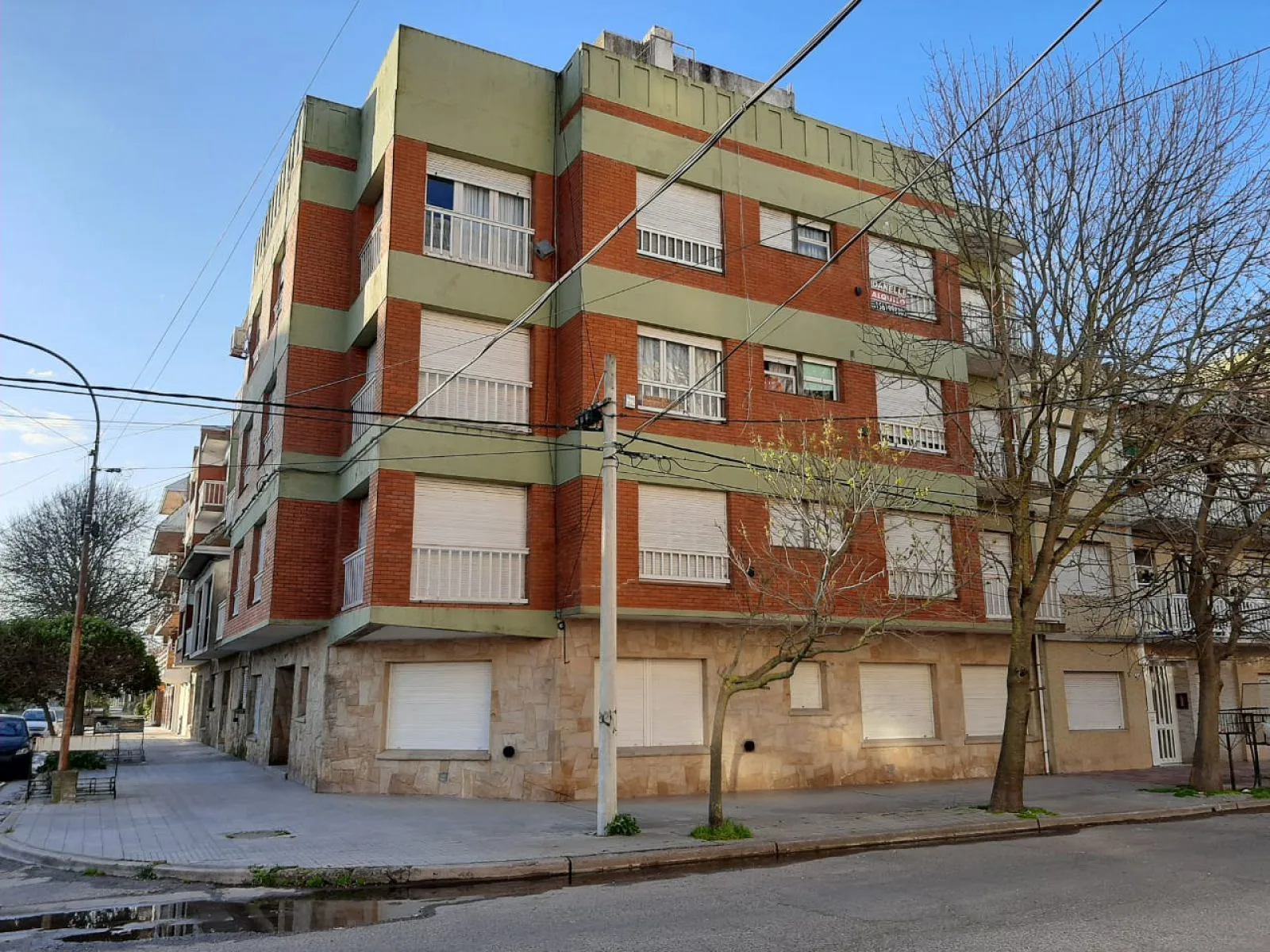 Street-Facing Studio with French Balcony in Miramar, Riviera II Building – photo 21 of 21