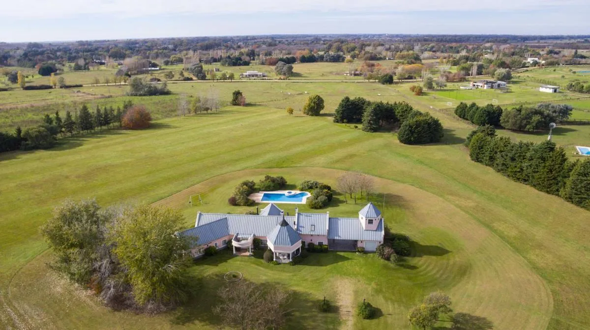 VENTA CAMPO DE 5,5 HS EN HARAS EL ARGENTINO  LUJAN foto 3