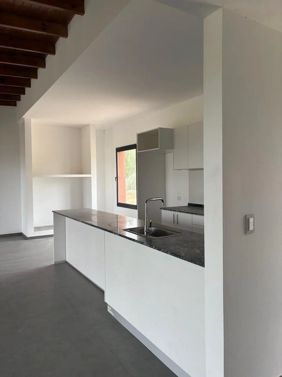 VENTA CASA A ESTRENAR, LA FEDERALA, LOBOS foto 4