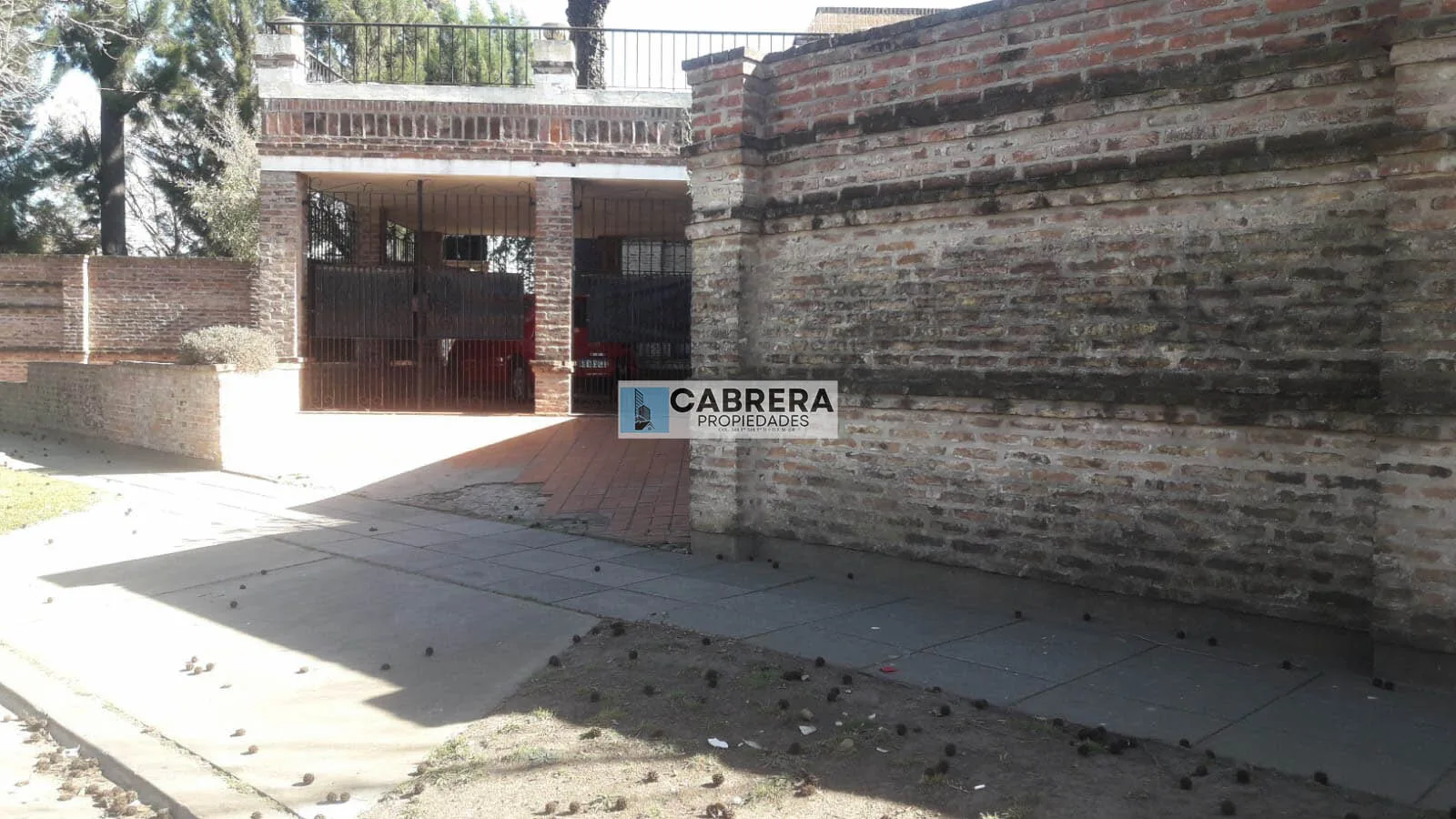 CASA 6 AMBIENTES EN VENTA EN EL CENTRO DE GENERAL RODRIGUEZ foto 2