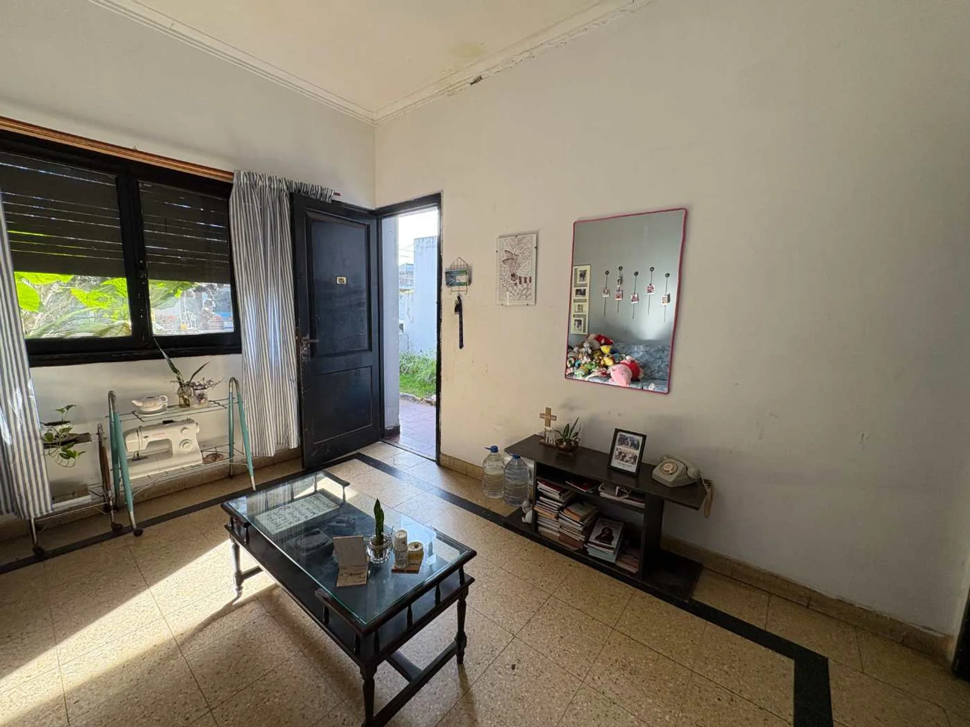 Venta Casa 4 ambientes Hurlingham - Oportunidad foto 4