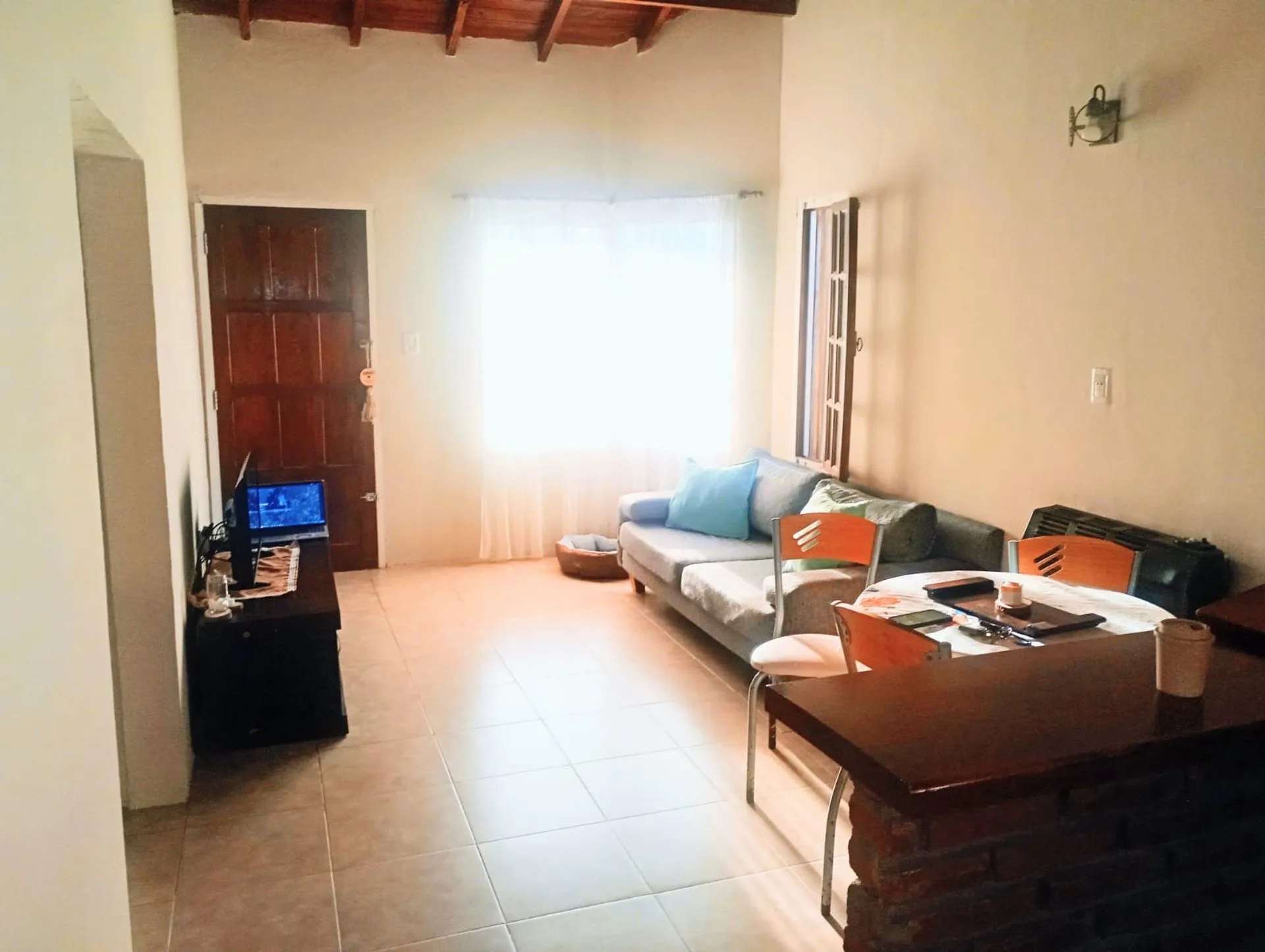 VENTA DE CASA EN BLOCK- 2 CASAS DE 3 AMB. - foto 5