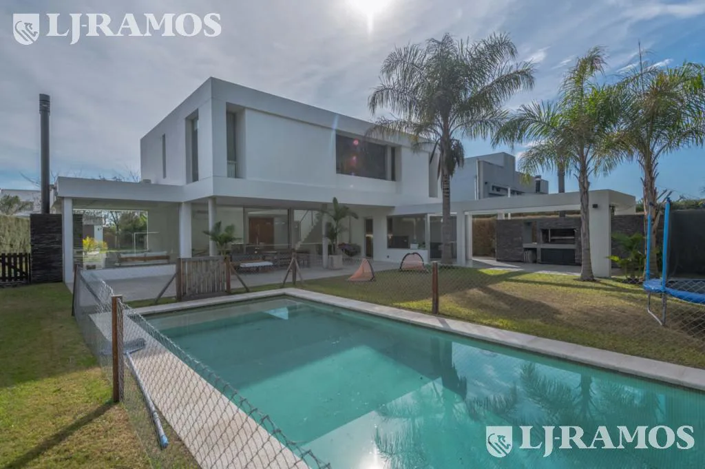 Casa con 3 dormitorios mas dependencia en venta / alquiler  en EL ENCUENTRO. foto 2