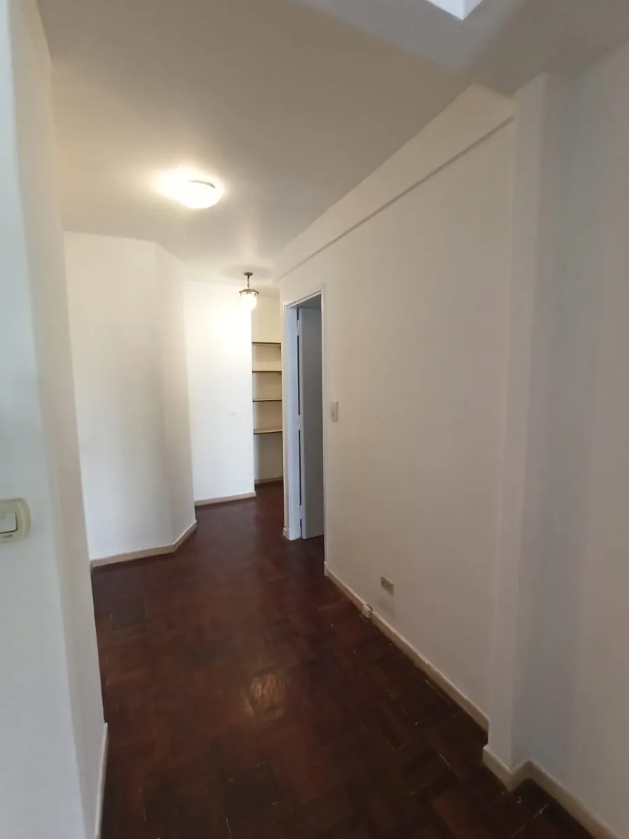 HERMOSO DEPARTAMENTO DE 4 AMBIENTES EN CABALLITO CON BALCON foto 3