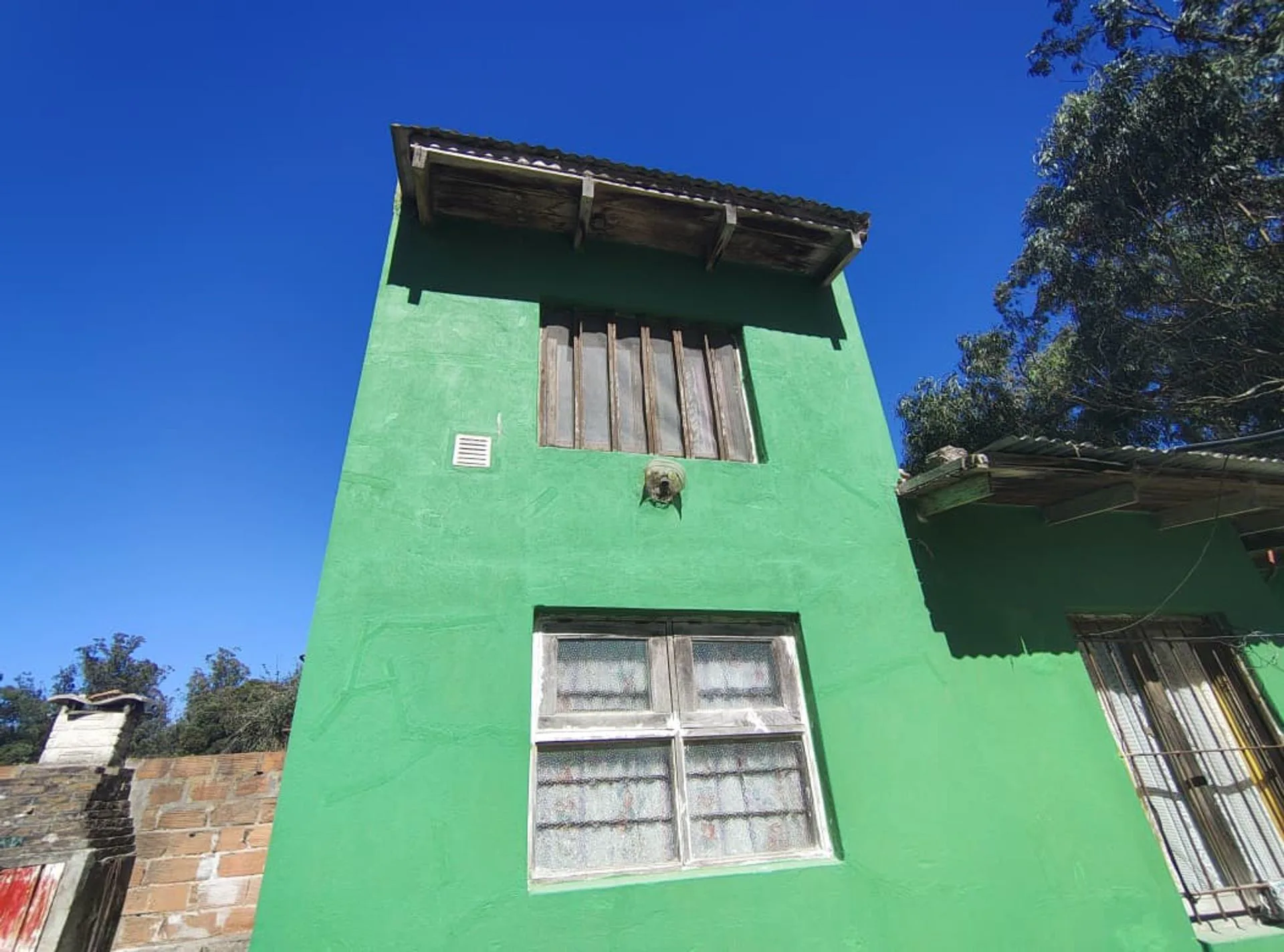 VENTA Casa 3 ambientes con gran parque Las Dalias foto 4