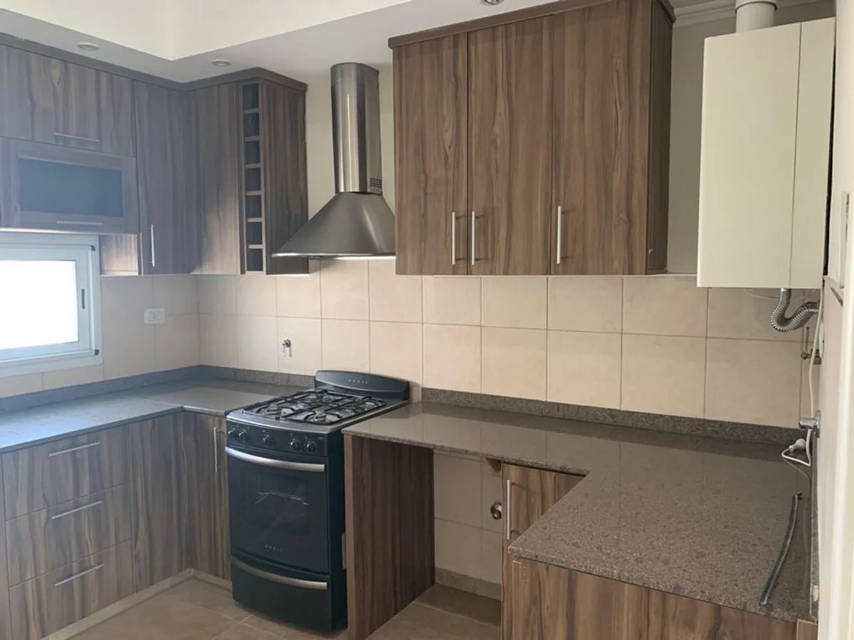 SE VENDE CASA 3 DORMITOR B LAS ROSAS VILLA NUEVA foto 4