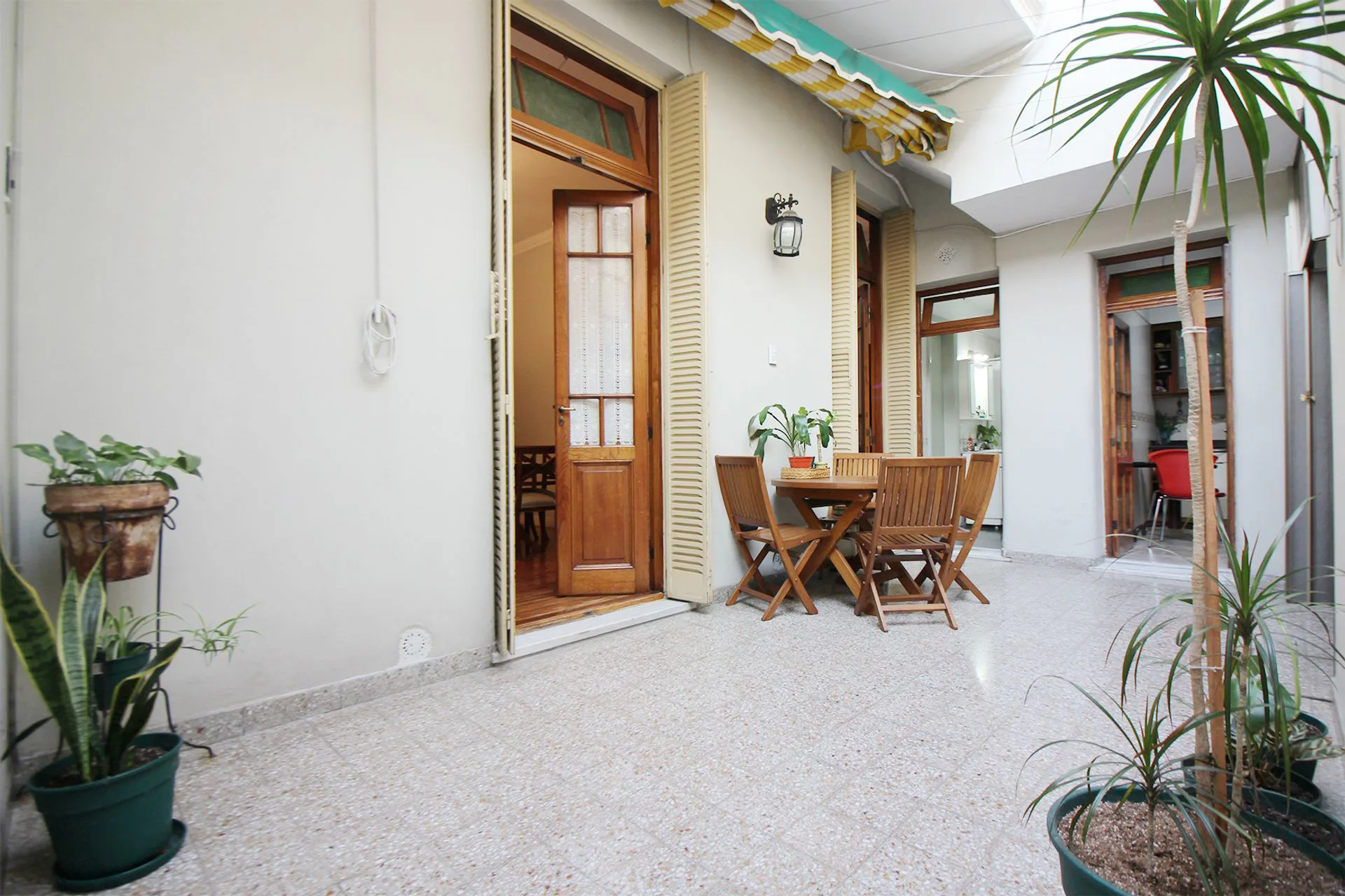 VENTA PH 4 AMBIENTES  PATIO Y TERRAZA APTO CREDITO foto 2