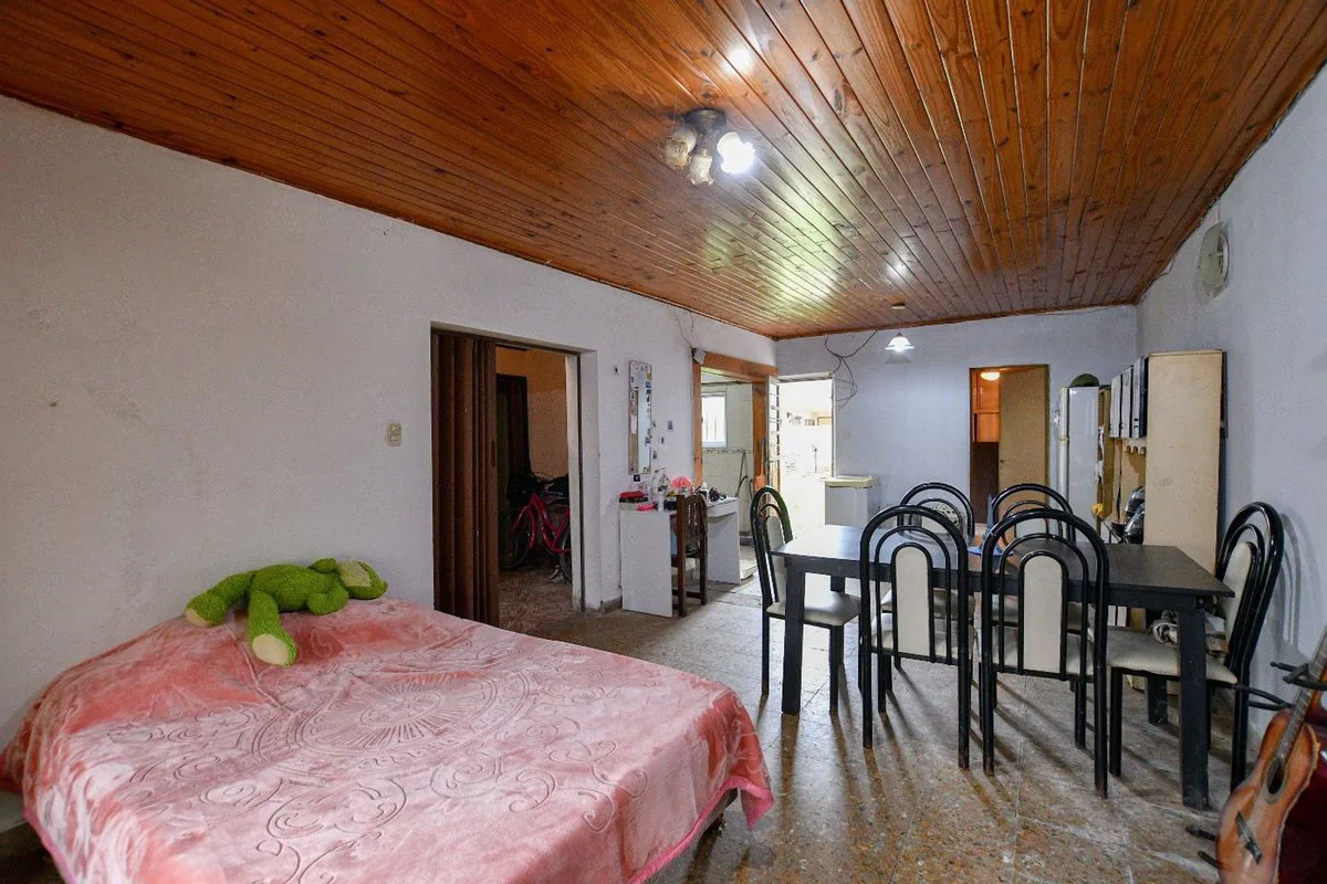 CASA EN VENTA A REFACCIONAR LA PLATA foto 3
