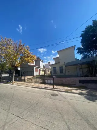 DEPARTAMENTO DE UN DORMITORIO , TIPO CASA , PH, TODO PLANTA BAJA CON PATIO foto 2