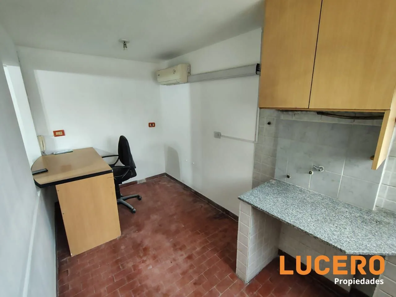 DEPARTAMENTO EN ALQUILER EN EL CENTRO DE MORON foto 5