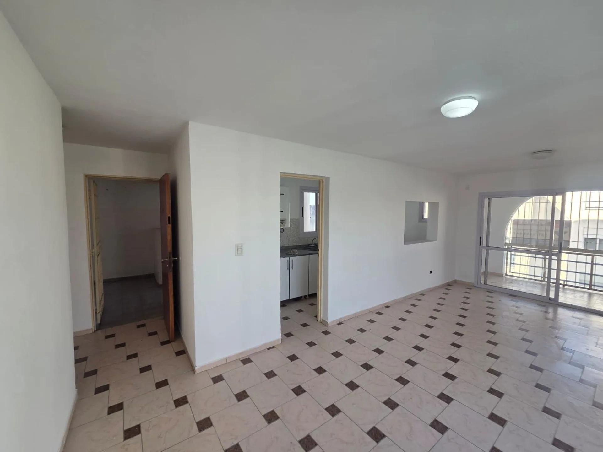 SEMIPISO 3 DORMITORIOS CON TERRAZA Y  2 BALCONES foto 5