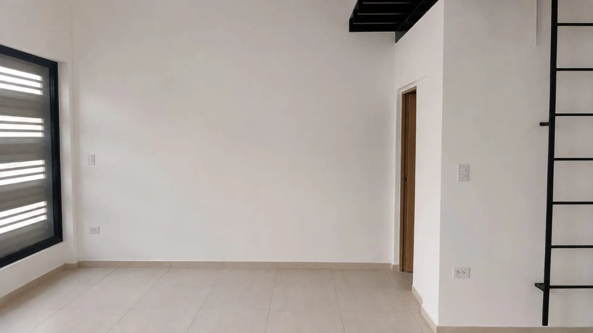 SALON COMERCIAL PLOTTIER foto 3